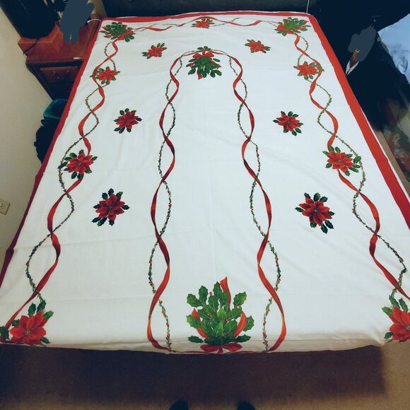 Christmas Holiday Tablecloth With Poinsettia Design 102" X 60" White and Red - Picture 8 of 8